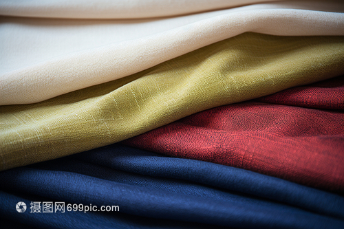 彩色亞麻布與針織品 自然與柔美的時尚對話